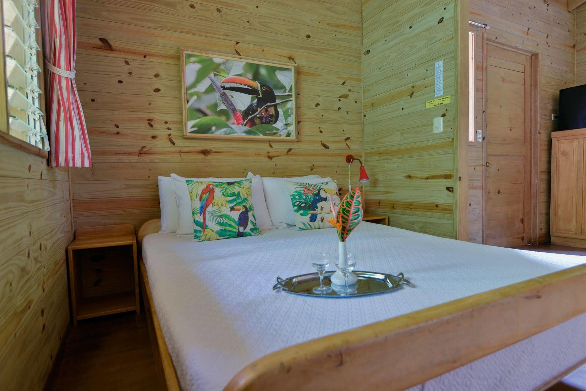 Hotel El Mono Feliz Ojochal Ngoại thất bức ảnh