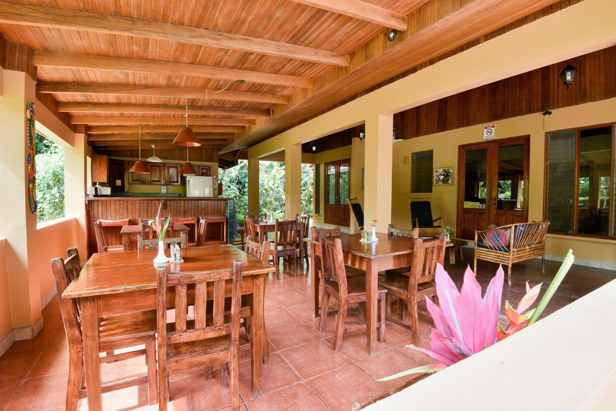 Hotel El Mono Feliz Ojochal Ngoại thất bức ảnh