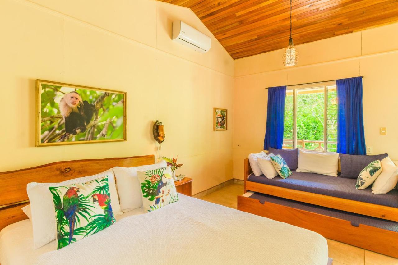 Hotel El Mono Feliz Ojochal Ngoại thất bức ảnh